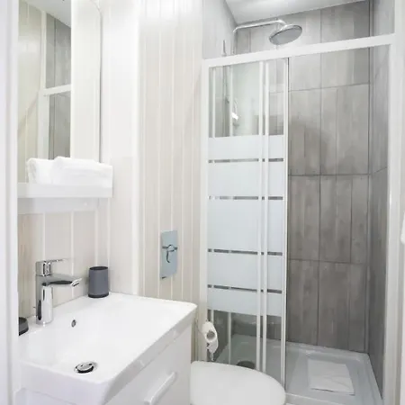Apartment Guestready - Modern Escape In The Heart Of